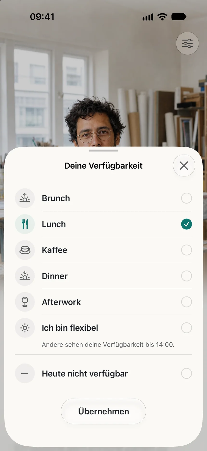 Deine Verfügbarkeit: Brunch, Lunch, Kaffee, Dinner, Afterwork oder flexibel; Lunch ist ausgewählt und für andere bis 14:00 sichtbar.